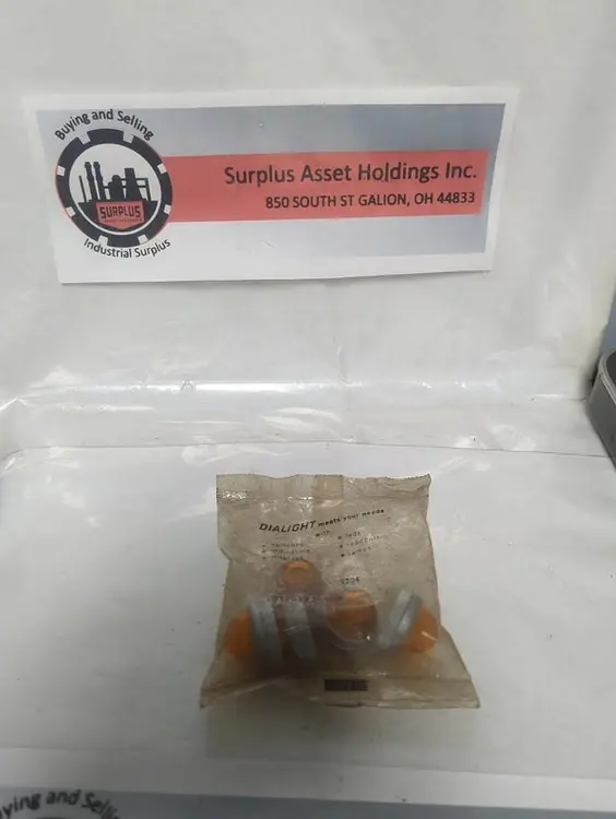 New | in-Stock DIALIGHT 9304 Industrial Controls Ohio US | Surplus Asset Holdings #1545925