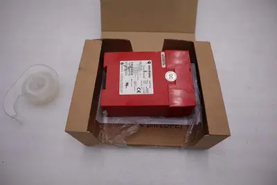 ALLEN BRADLEY 440R-P23071 SER. B 24VDC 3A (BR/WH) NEW IN BOX STOCK H469