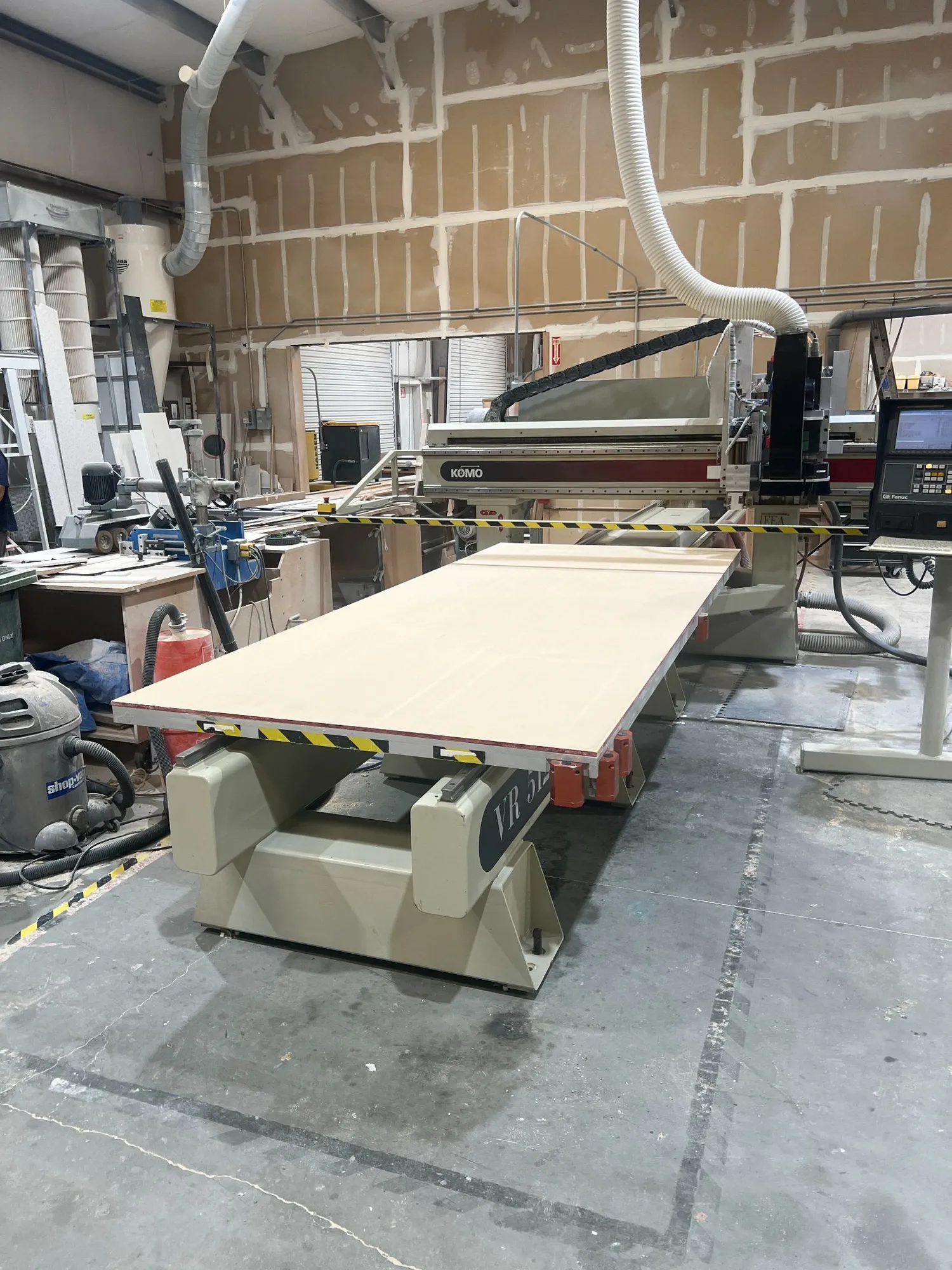 2003 KOMO VR 512 MACH ONE CNC Router machining center moving table