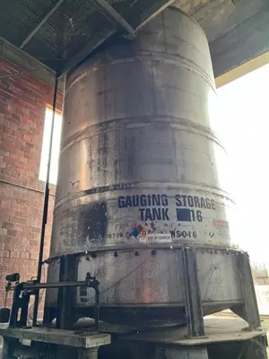 PERRYPRODUCTS _UNKNOWN_ Tank S/S -10,000 To 19,999 Gal. (H=height, L=length) | Perry Equipment (2)
