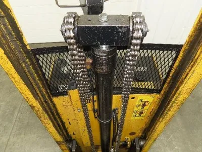 Used BIG JOE _UNKNOWN_ Pallet Lifters Indiana US | Arrow Industrial #617341