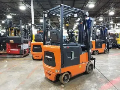 USED 2019 DOOSAN BC15S-5