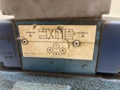 USED VICKERS DG5S-8-2N-WLB-11