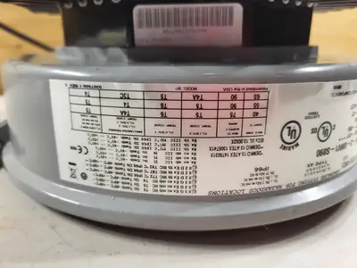 NEW CROUSE-HINDS VMVL-3-UNV1-S890