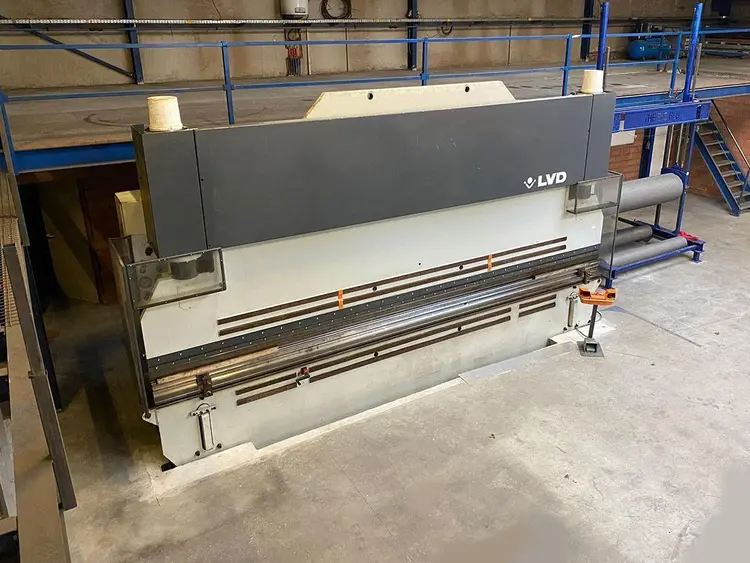 Used LVD PP 200 TON X 6100 MM Press Brakes | Apt International N.V #373038