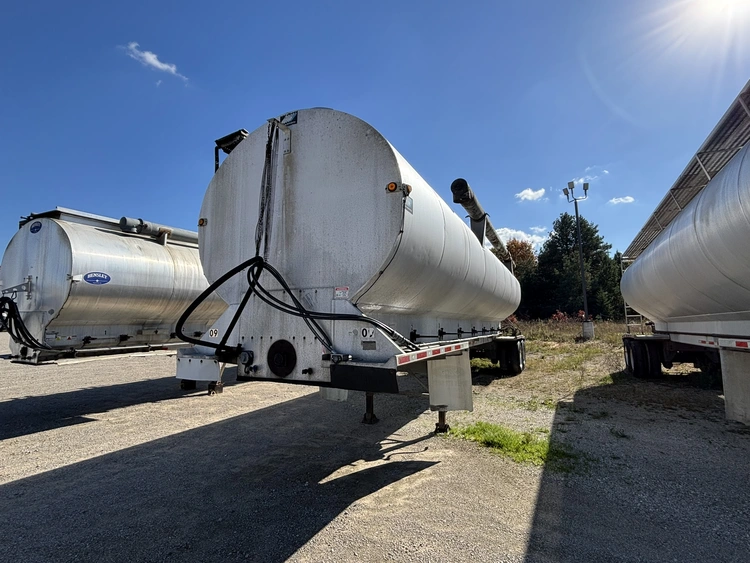 Used 2008 WARREN BULK FEED TRAILER Tanker Trailers Michigan US | Miedema Asset Management Group #1709512