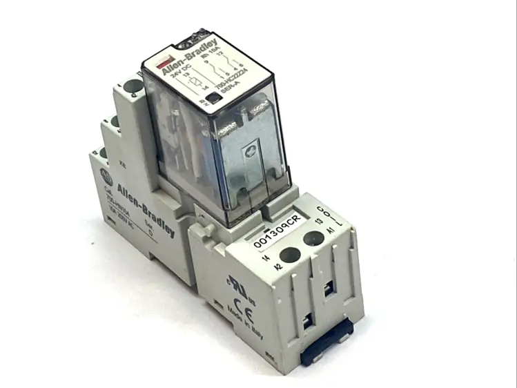 Used ALLEN-BRADLEY 24V DC RELAY W/ 700‑HN104 14‑BLADE SOCKET BASE Relays & Switches | Maverick Industrial Sales #1105673