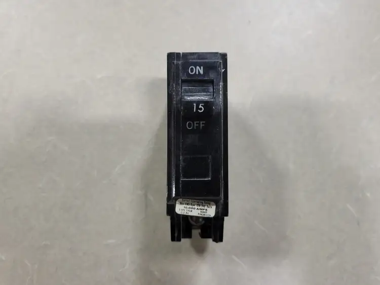 Used GENERAL ELECTRIC THQB1115 Switchgears British Columbia CA | Lenmark #242380