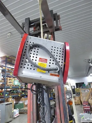 Knight KSH250-2301 Servo Hoist 250 lbs Capacity 230VAC Single Phase Used