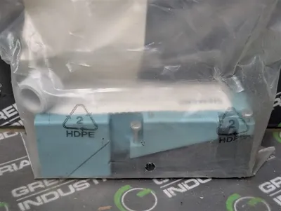 Siemens 3RG4141-6AD00 Inductive Sensor Module New