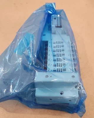 NEW SMC VV5QZ21-08C6SR1-XA
