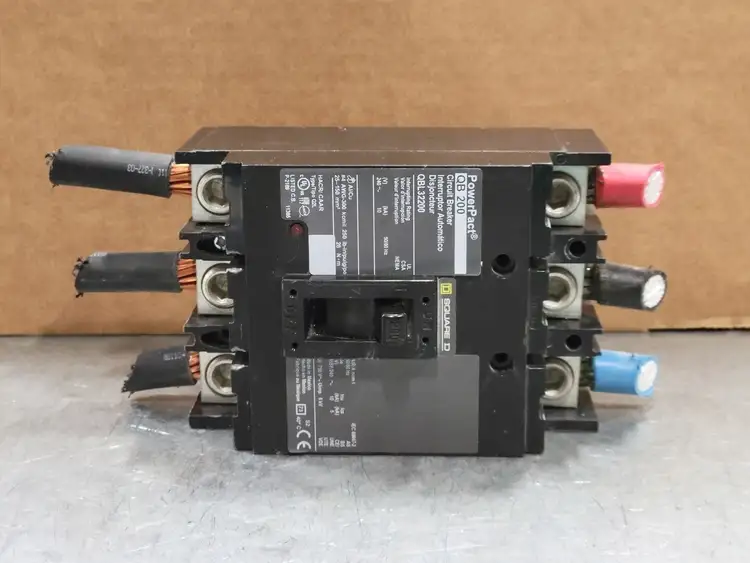 Used SQUARE D QBL32200 Switchgears British Columbia CA | Lenmark #327864