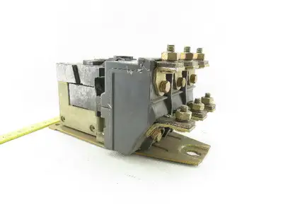 Allen Bradley 702-E0D9347 SER. K Motor Starter Size 4 100HP 600V 135A 120V Coil