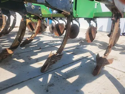 USED JOHN DEERE 2700
