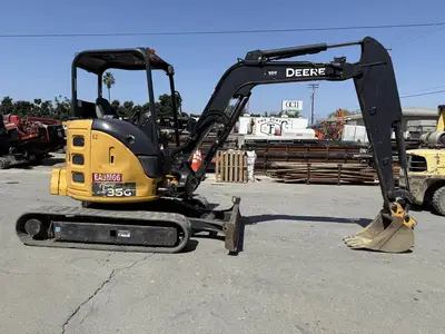 USED 2016 JOHN DEERE 35G