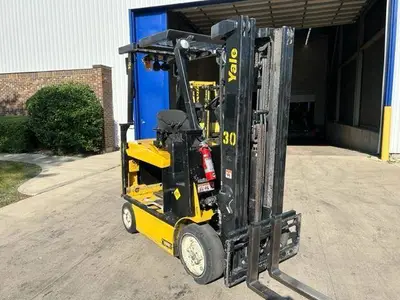Used 2016 YALE ERC050VG Misc Forklifts Illinois US | Somerset Equipment Sales #1543002