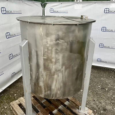 700L S/S Enclosed Mix Tank