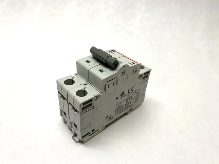 New | in-Stock Cutler-Hammer 415V Breaker, Din Rail Mount B10 Circuit Breakers Michigan US | Maverick Industrial Sales #1486193