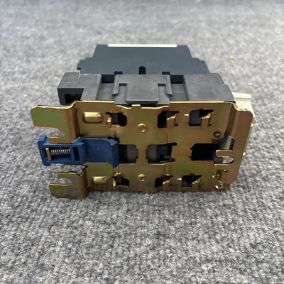 Used Schneider Electric/Telemecanique 0444920 0141 PLC Contactors California US | Davliegogo LLC #1706733