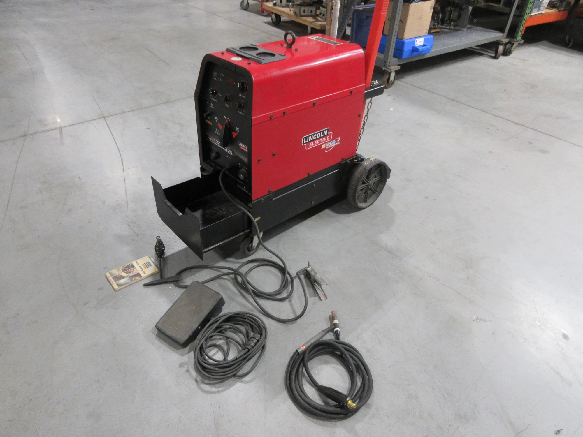 Used LINCOLN ELECTRIC PRECISION TIG 225 Tig Welders Minnesota US | Machinesused.com #1321799