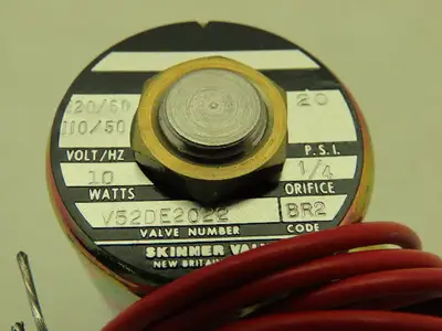 Honeywell Skinner V52DE2022 Solenoid Valve 2-Way NC 120V 20 PSI 1/4" NPT