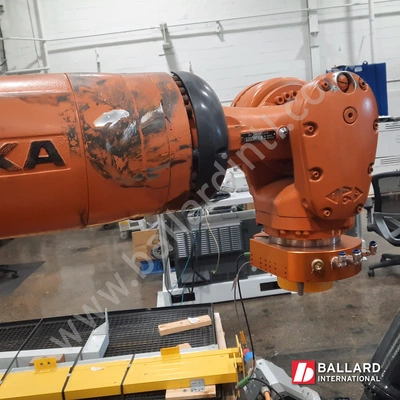 KUKA KR 180 R2900 Robot System w/ KRC4 Controller