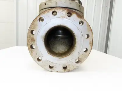 Newco WKM 345F 6" Flanged Globe Valve Class 300 RF Rising Stem Handwheel