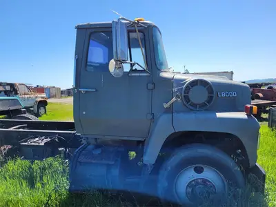USED 1987 FORD LN8000