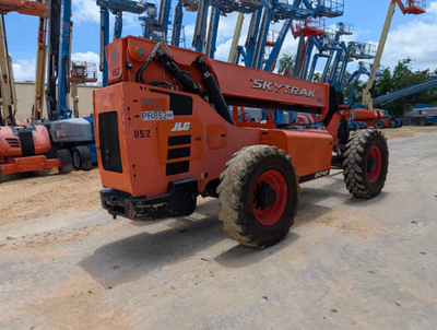 USED 2017 Skytrak 8042