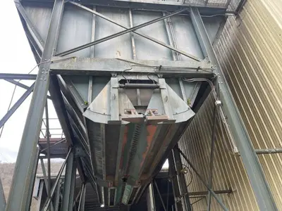 Peerless Two (2) 30 Unit Momo Chip Bins