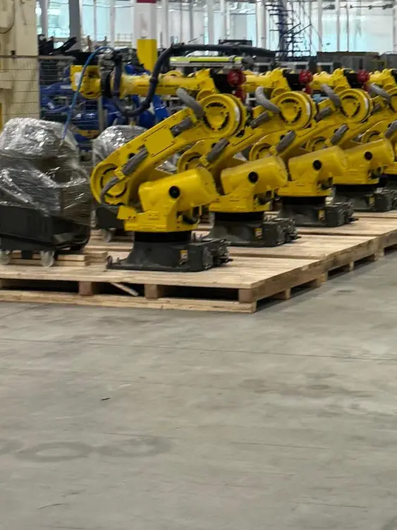 New | in-Stock 2023 FANUC FANUC R-2000IC/210F Robots Michigan US | Aucto #1332126