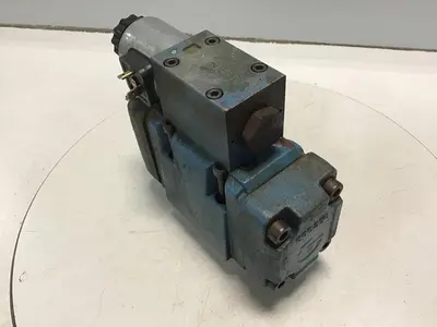 USED MANNESMANN REXROTH 4WEH10P6-44/6EG24N9TK4S06