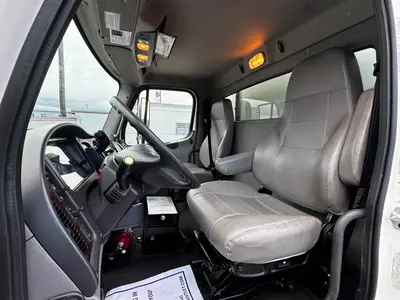Used 2019 FREIGHTLINER M2 106 Tractors & Trailers Florida US | Truck and Van Outlet #1506258