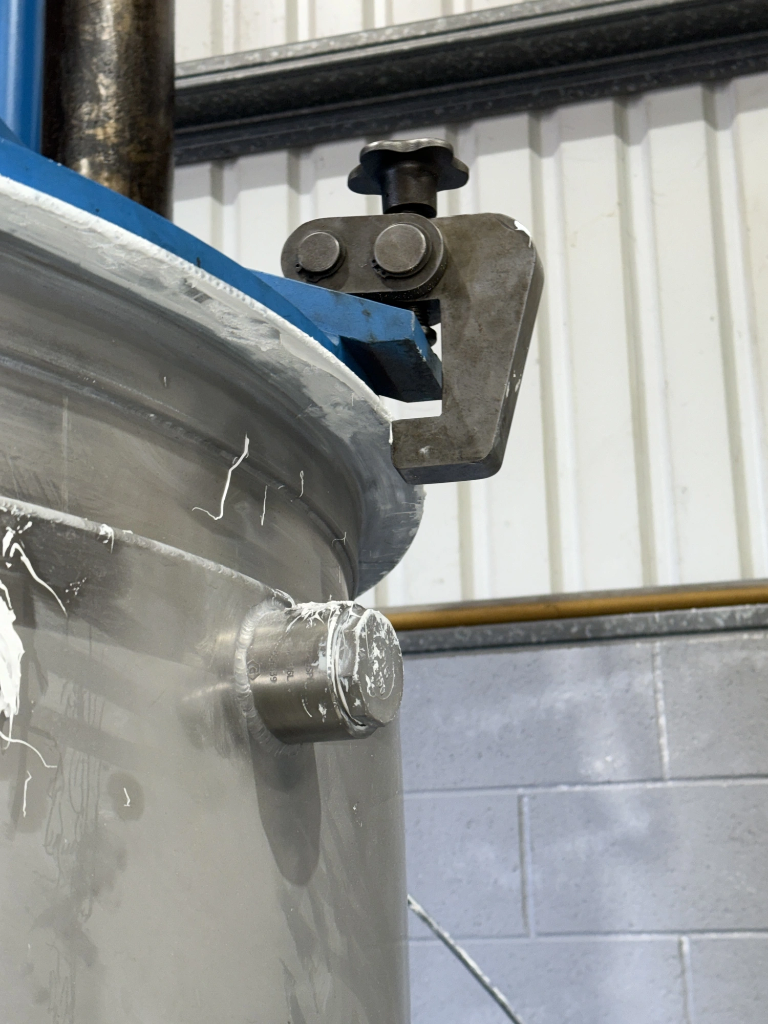To modify Cox Press-out Gee Clamps