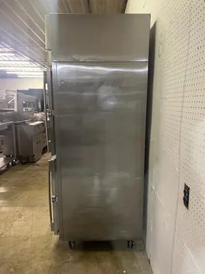 Used Victory Used Victory Ultraspec FS-1D-S1-HC Reach In Solid 2 Half Door Freezer 115V Freezers Illinois US | Falcon Restaurant Supply #1375039