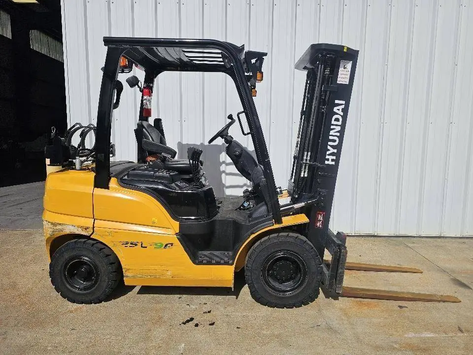 Used 2021 HYUNDAI 25L-9A Internal Combustion Forklifts: Pneumatic Tire Illinois US | Somerset Equipment Sales #1546173
