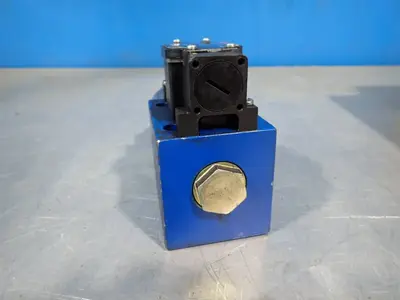 USED REXROTH 4WE10D40/CG24N9DK35L