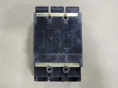 30 Amp 3 Pole Circuit Breaker