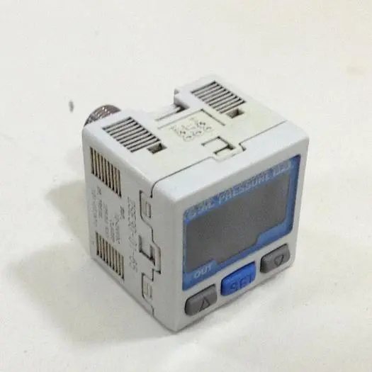 Used SMC ZSE30-01-65 Relays & Switches Michigan US | Ideal Machinery #587233
