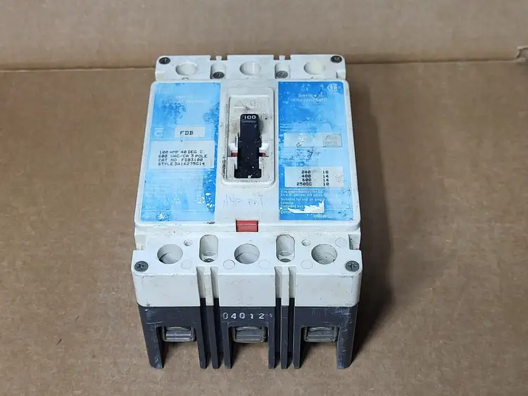 Used CUTLER-HAMMER FDB3100 Switchgears British Columbia CA | Lenmark #409260