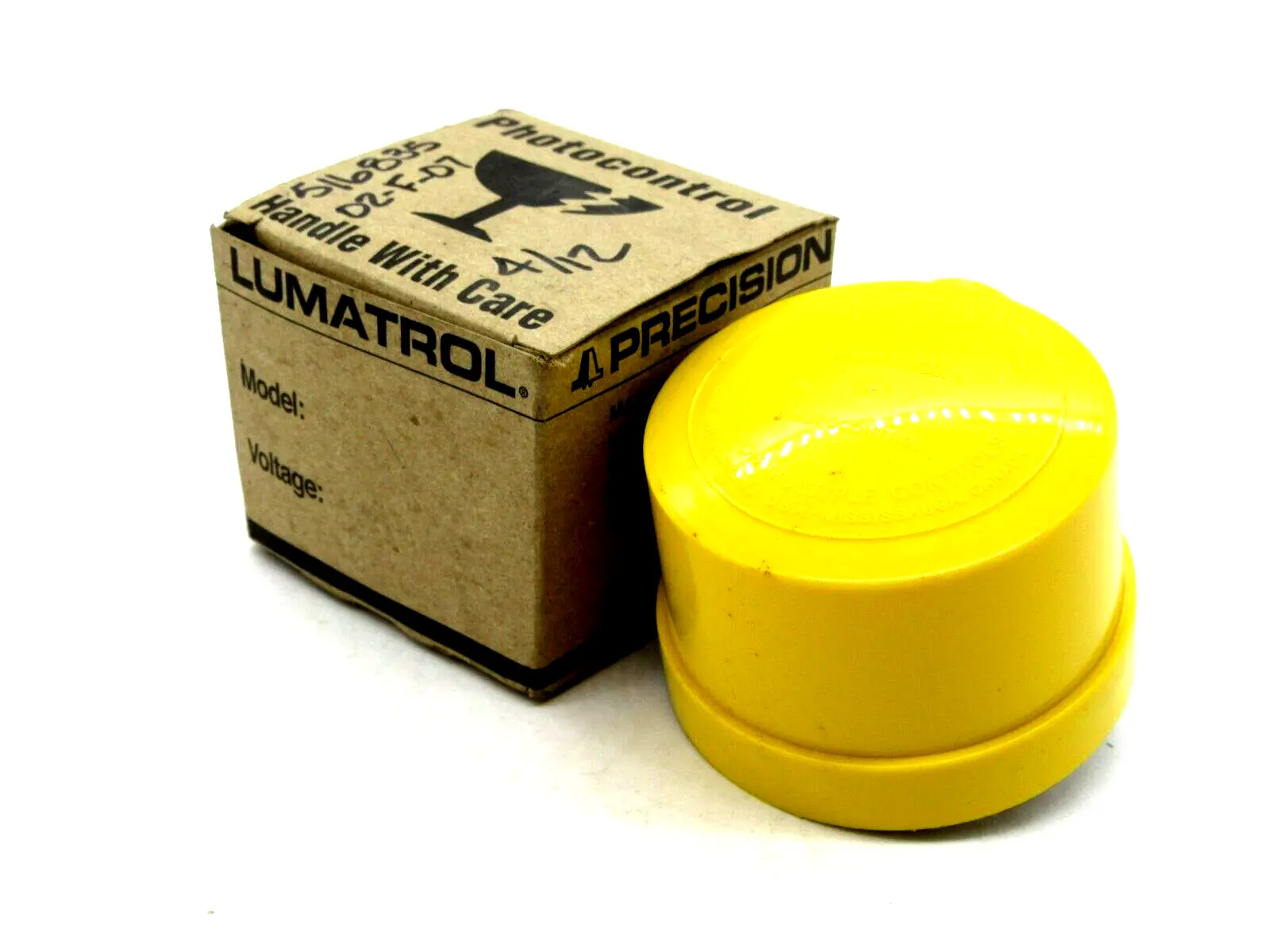 NEW LUMATROL P7-275 PHOTO ELECTRIC CONTROL P7275