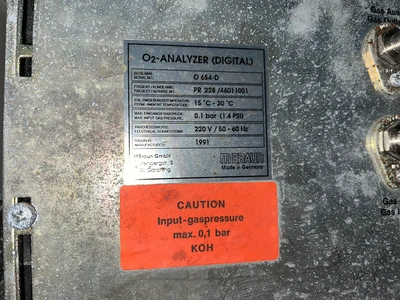 M Braun Glove Box System with Oxygen and H2O Analyzers Mb150b-G-1