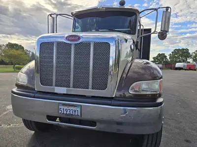 USED 2017 PETERBILT 348