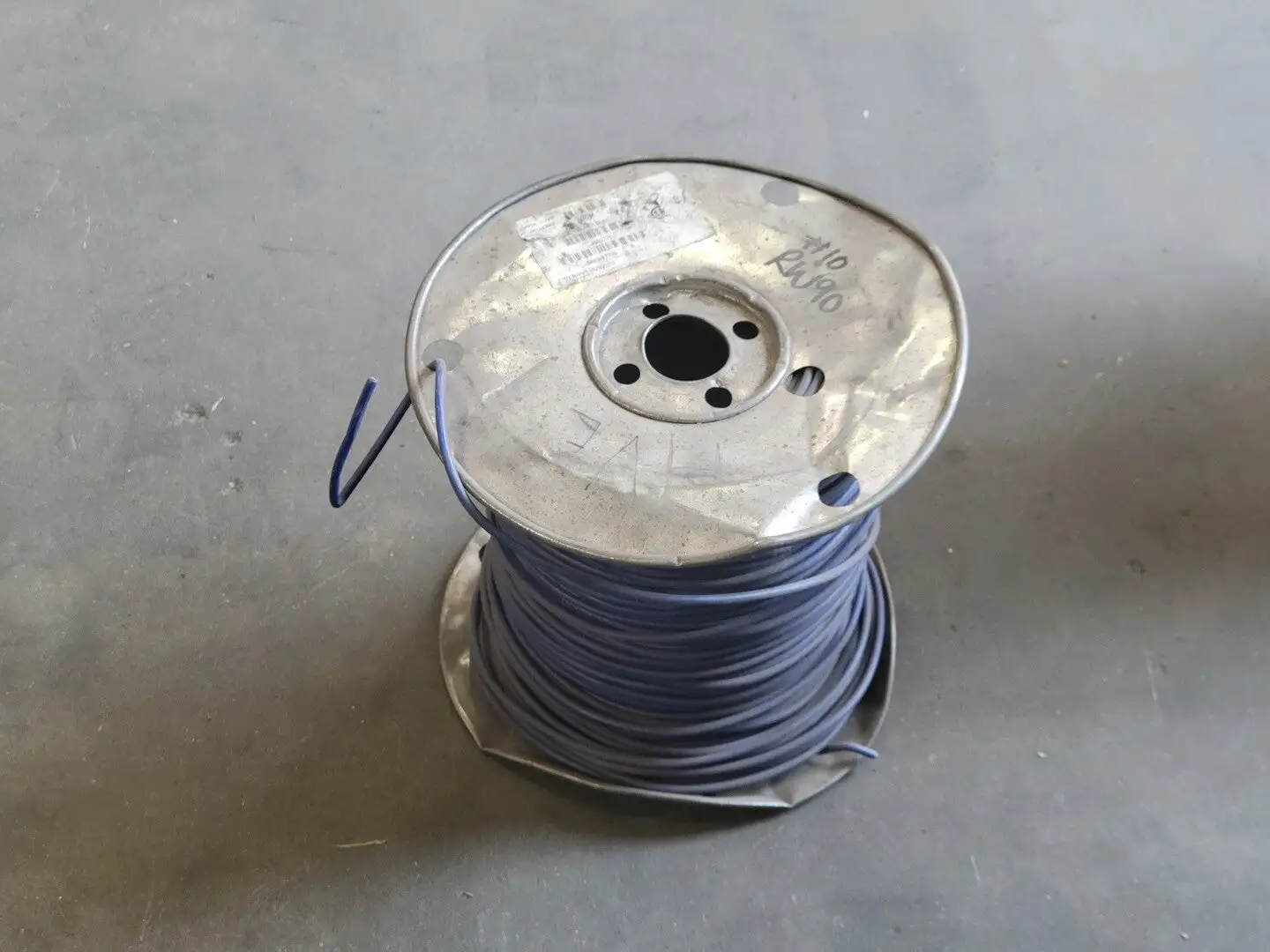 RW90 XLPE Wire 7 Str Cu Blue 10 AWG 600V