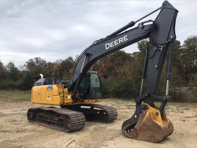USED 2017 Deere 210G LC