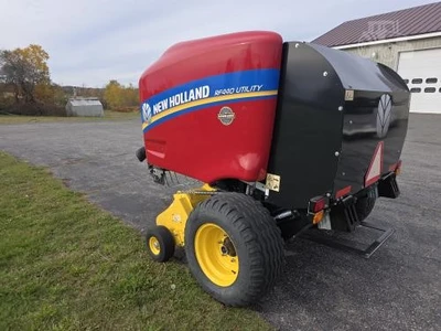 Used 2024 NEW HOLLAND RF440 UTILITY Square Balers Maine US | Beauregard Equipment #1511360