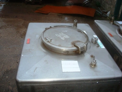 450L S/S Rectangular Bison Portable Storage Tanks
