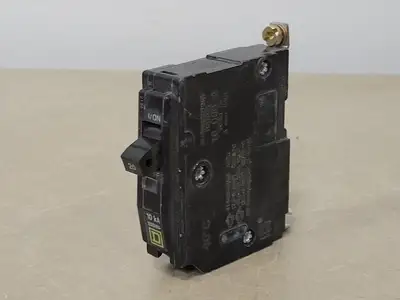 USED SQUARE D QOB120