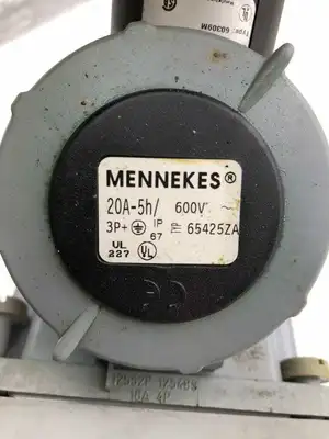 Mennekes 65425ZA Disconnect Switch w/ ME420P5W 20A Plug