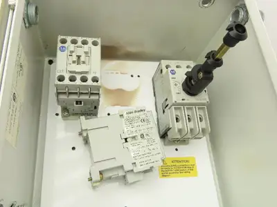 Allen Bradley 103H-NX2D Reversing Motor Starter Enclosed Disconnect 140M-C2E-C10
